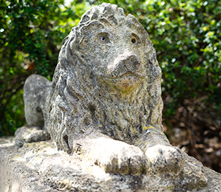 Montpellier playground lion sculpture, Cheltenham