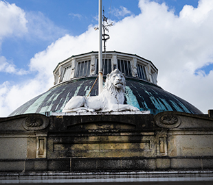 Rotunda Lion statue in Cheltenham